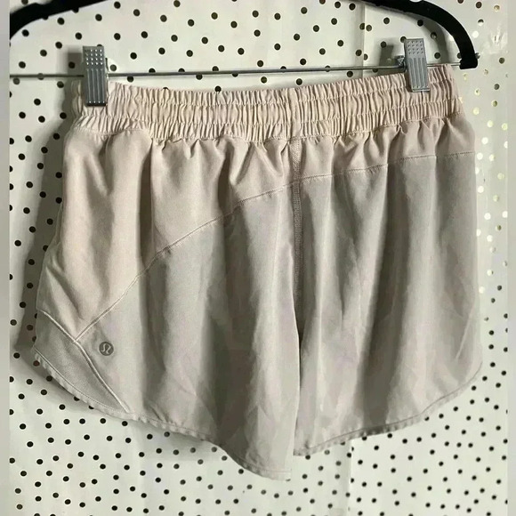 Lululemon Hotty Hot Short - Picture 6 of 9